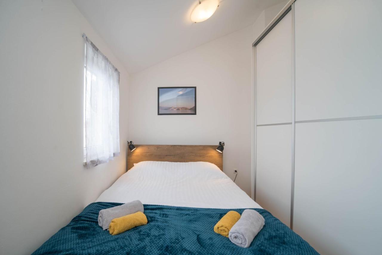 Cozy Apartment Close To The Beach And City Centre Umag Exterior foto