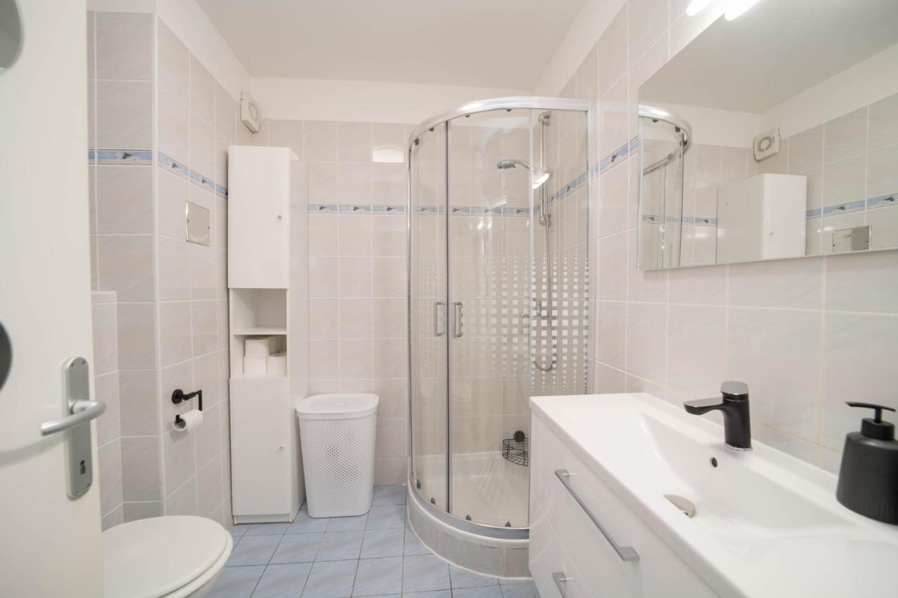 Cozy Apartment Close To The Beach And City Centre Umag Exterior foto