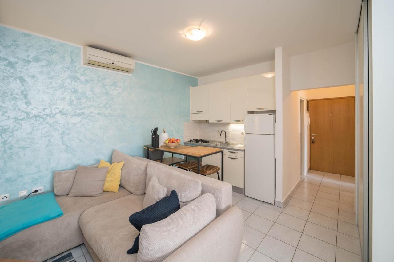 Cozy Apartment Close To The Beach And City Centre Umag Exterior foto